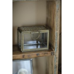 Glasske med udstanset mnster i lget