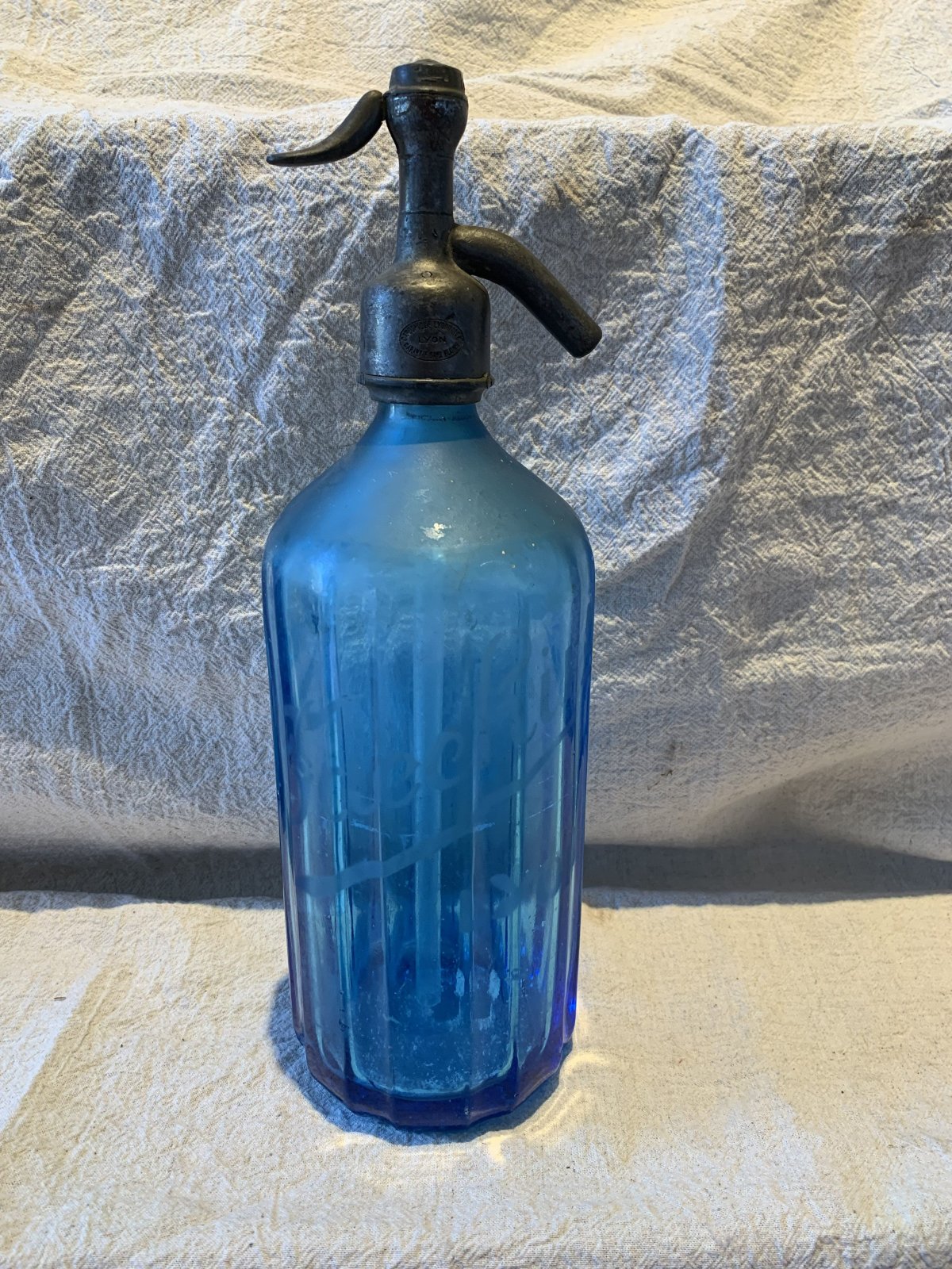 Antik fransk sifonflaske blå med - Bolig Lene Blinkenberg