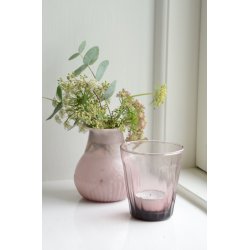 Vase med mnstret glas i vintage rose
