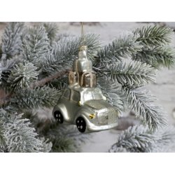 Bil med pakker til ophng