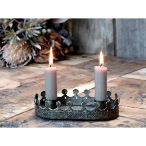 Lysestage med kronekant