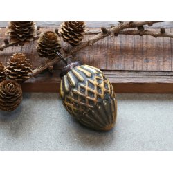 Ornament med guld mnster