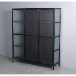 Vitrineskab i sortlakeret jern