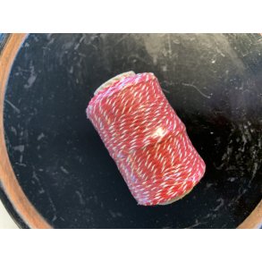 Dokumentgarn  rd/hvid fra Ib Laursen