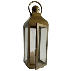 Lanterne i messinglook fra Sjls Nordic